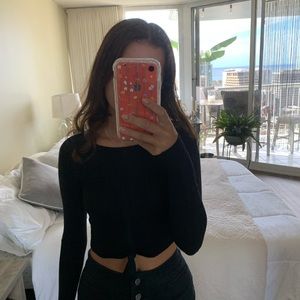 Tight & light long sleeve crop top 🖤